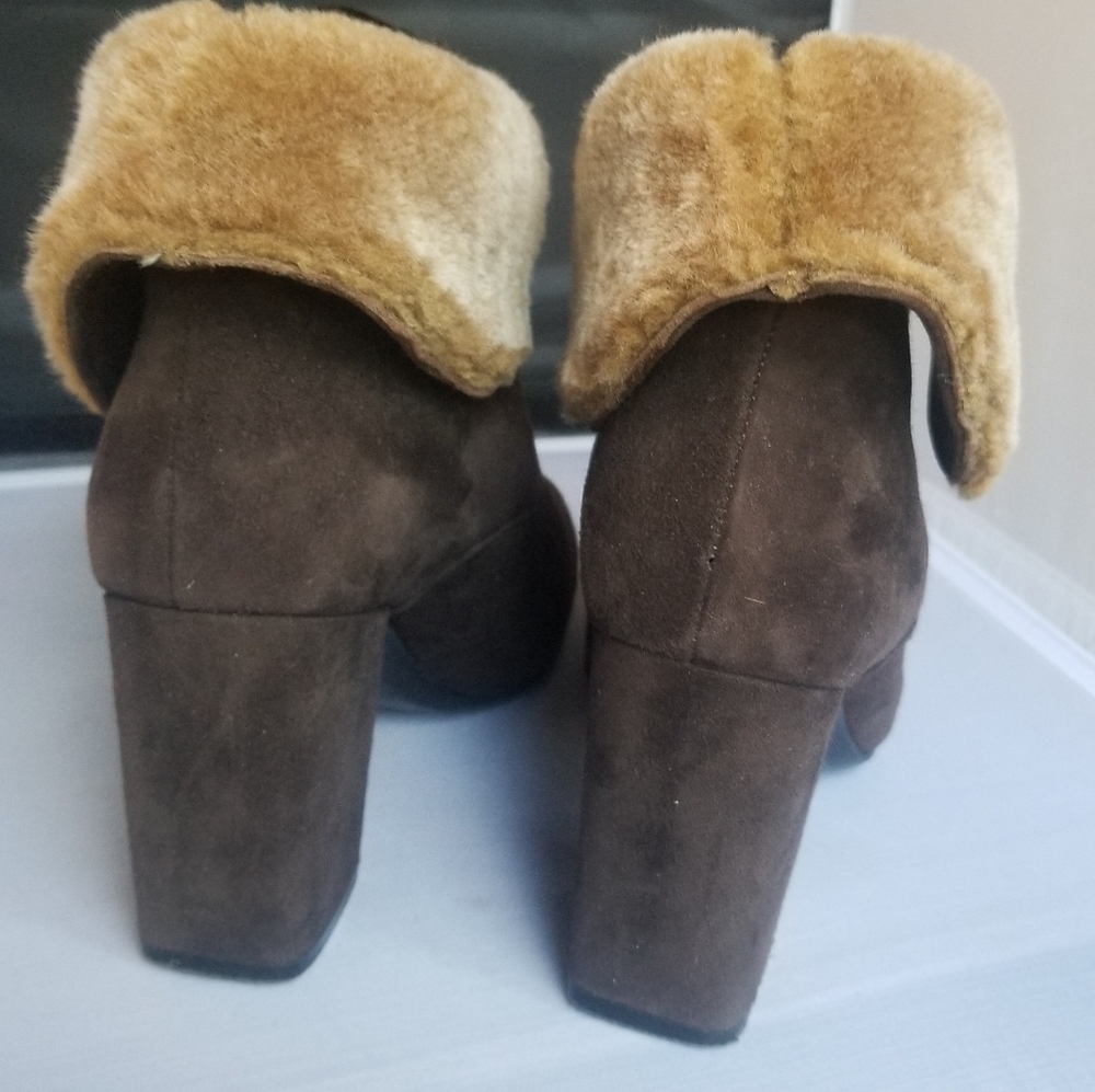Vintage suede and fur ankle boots by Robert Clergerie - Picture 3 of 8
